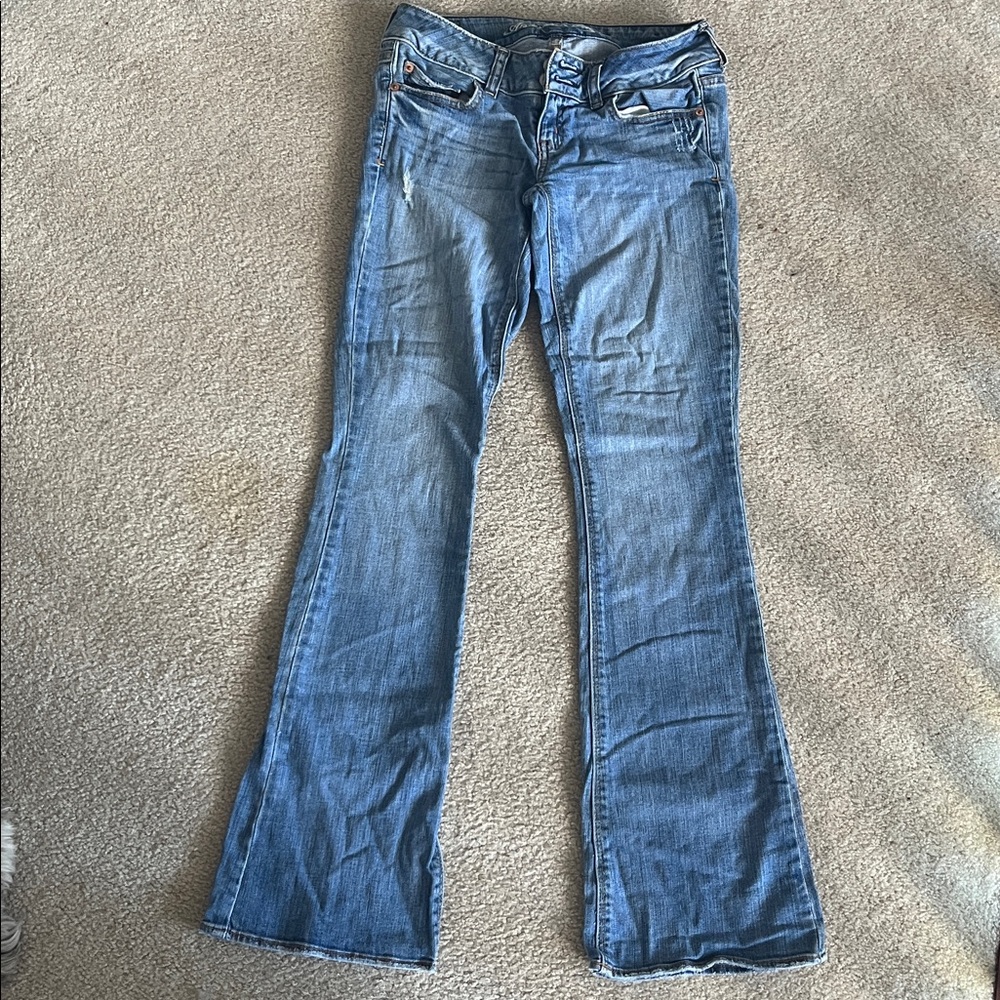 American Eagle Outfitters Artist Blue Flare Jeans. Size 0